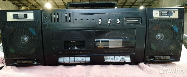 Двух касетный магнитофон akaiwa