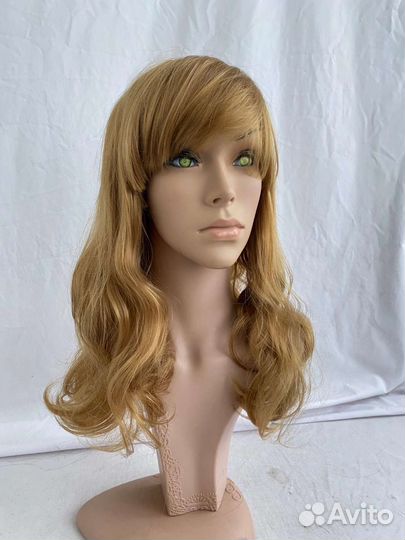 Парик новый светло-русый блонд волна челка до плеч
