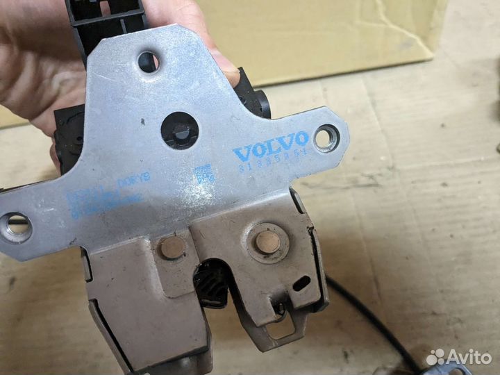 Замок багажника в сборе s60 2010-2013