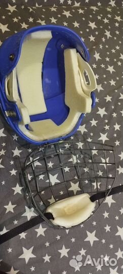 Хоккейный шлем