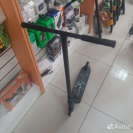 Самокаты трюковые Т-образные