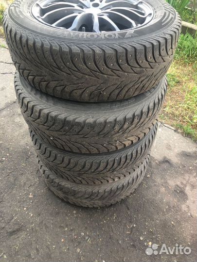 Yokohama Ice Guard Stud IG55 215/60 R16