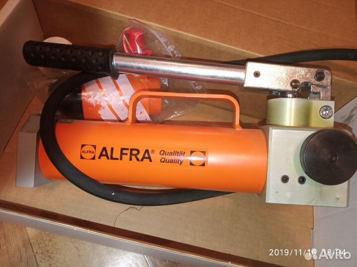 Пресс для проколов отверстий