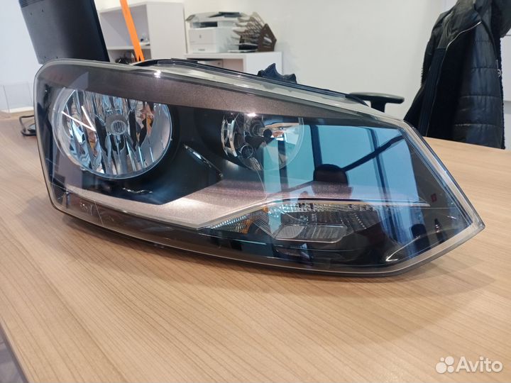 Фара передняя правая на volkswagen polo