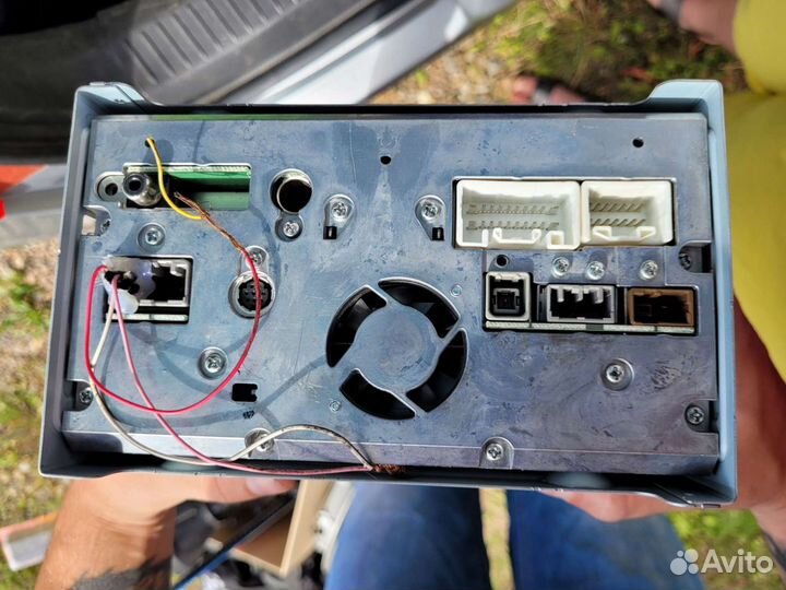 Магнитола Mitsubishi на Mazda Demio