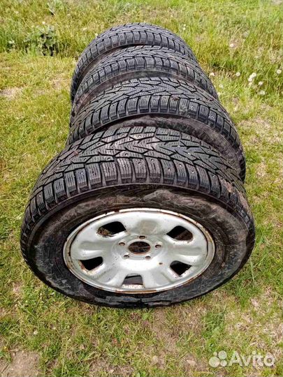 Продам колеса 215/65R16