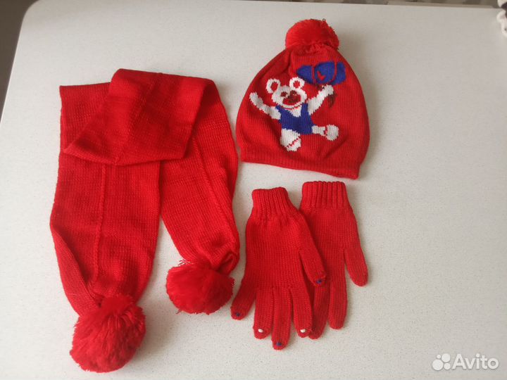 Детский комплект шапка, шарфик,перчатки и трусы