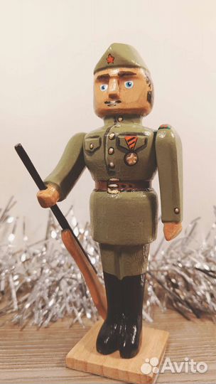 Солдатик деревянный