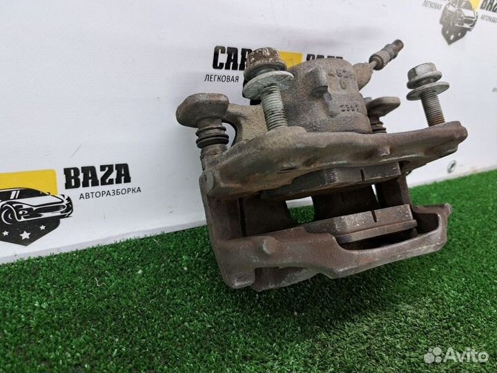 Суппорт тормозной передний R BMW X1