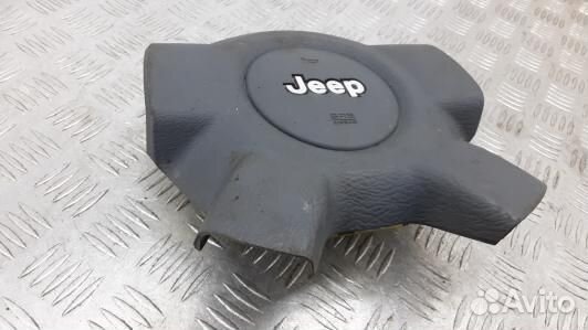 Подушка безопасности водителя jeep liberty KJ (10V