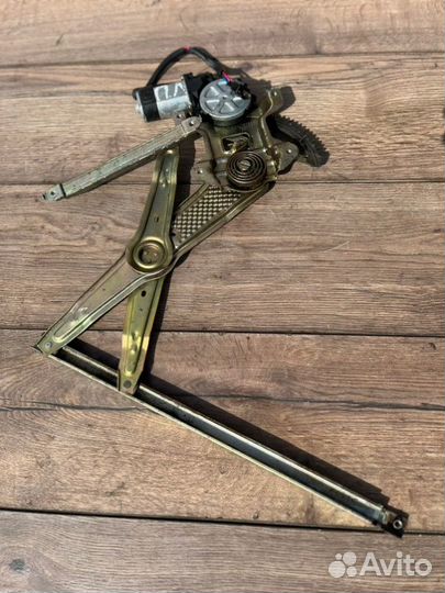 Стеклоподьемник передний правый Geely Mk 2010