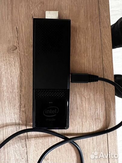 Микрокомпьютер Intel Compute Stick