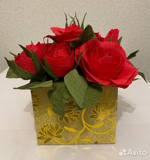 Букет из конфет. Цветы из конфет в коробочке