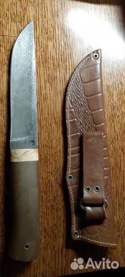 Охотничий нож из дамасской стали