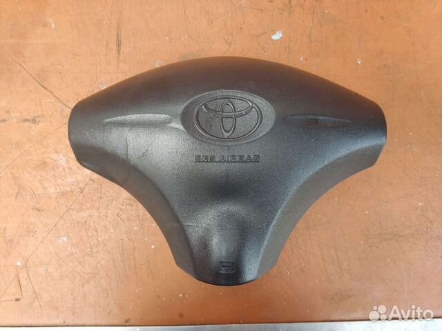 Toyota Yaris. Funcargo. Platz vitz