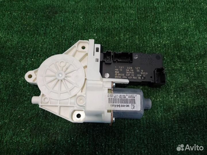 Мотор стеклоподъёмника передний правый Peugeot 40