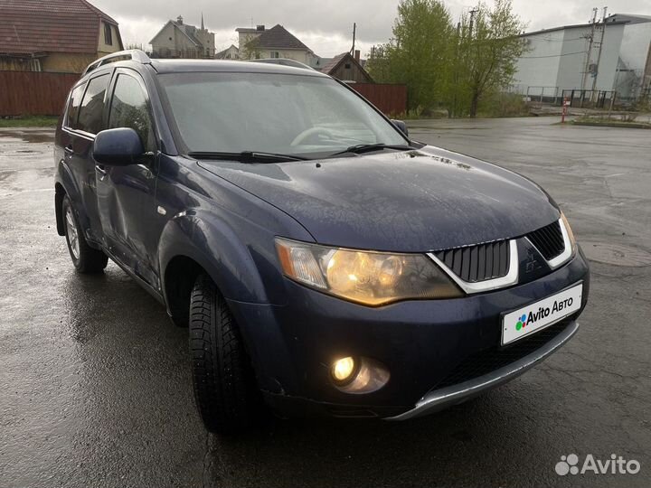 Mitsubishi Outlander 2.4 CVT, 2008, битый, 266 000 км