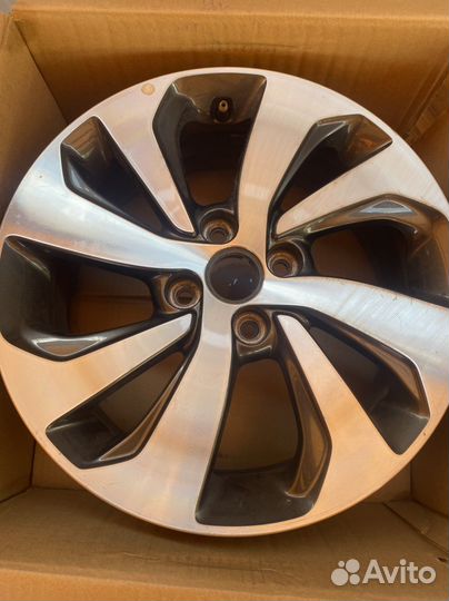 Диск Kia Rio X-line 52910-bx200 (1шт)