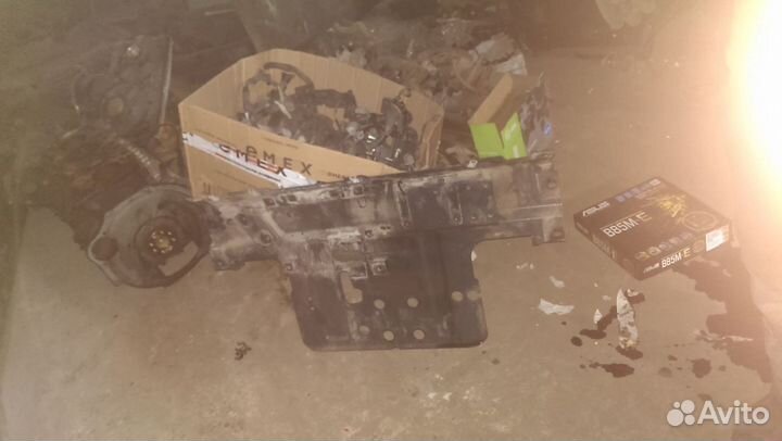 Пол на погрузчик Komatsu FD25T-16