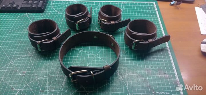 Комплект кожаных наручников