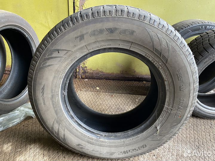 Toyo Observe GSi-5 235/75 R16