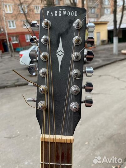 Акустическая гитара