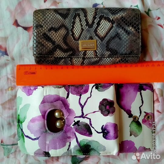 8 кошельков, 2 сумочки,очешник – праздничный торг