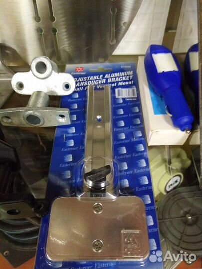 Крепление датчика эхолота