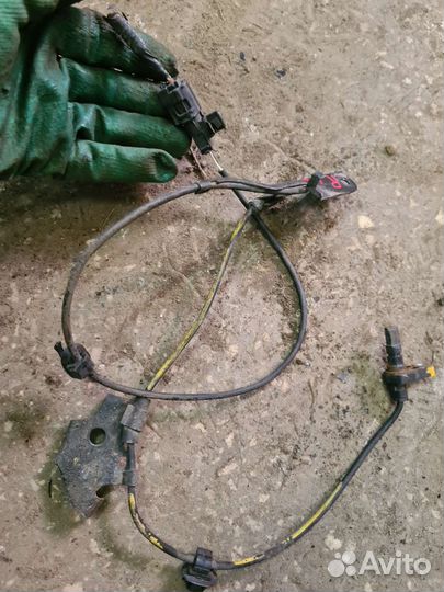 Датчик ABS передний Toyota Corolla E150