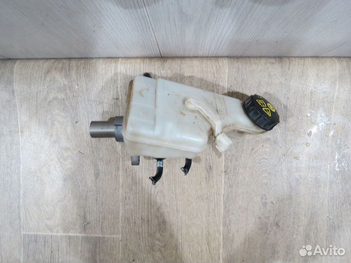 Главный тормозной цилиндр Ford Focus 3