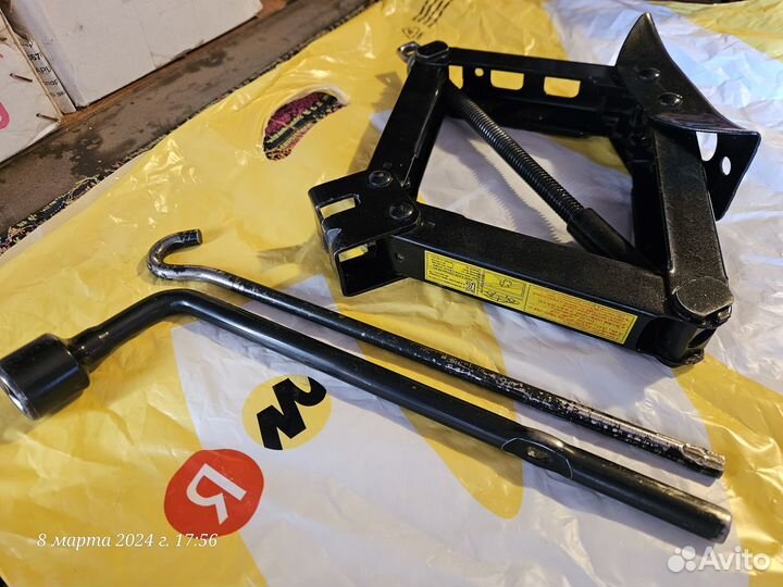 Домкрат Hyundai, KIA оригинал