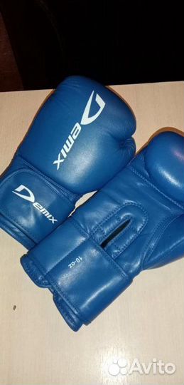 Боксерские перчатки