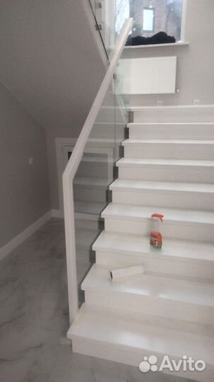 Стеклянные перила для лестниц