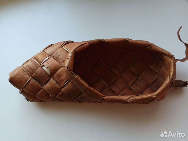 Лапоть из бересты.,босик