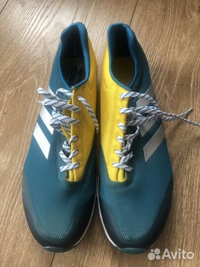 Кроссовки с шипами для бега