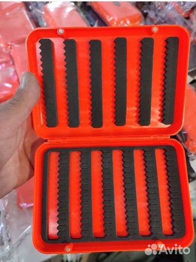 Коробка - органайзер для мормышек, мушек и крючков