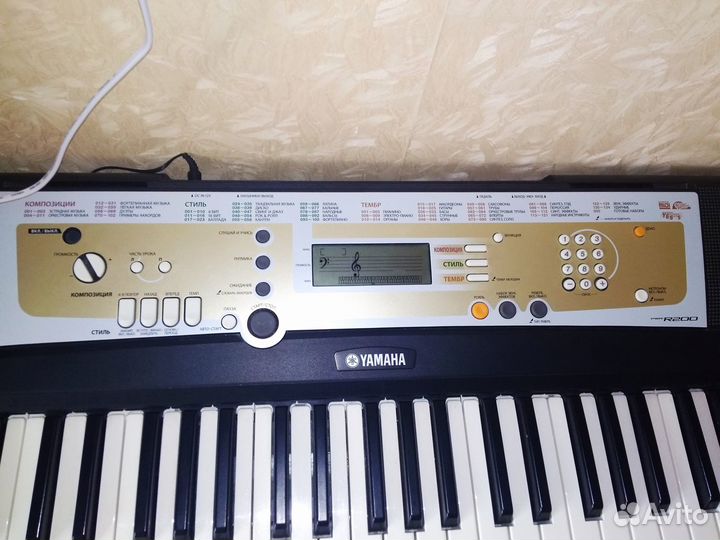 Синтезатор yamaha psr r200