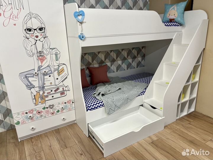 Двухъярусная кровать детская