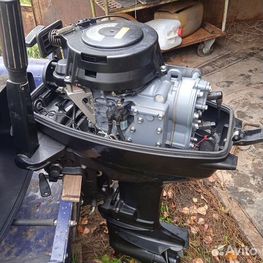 Продаётся лодка