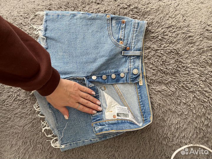 Джинсовые шорты levis