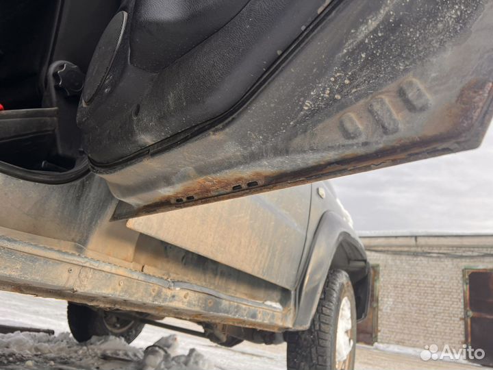 Дверь на УАЗ патриот Авантюрин Металлик