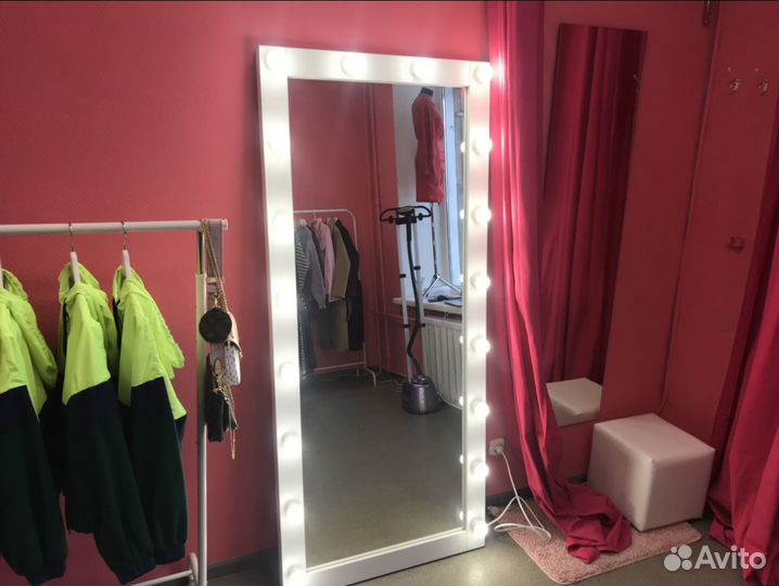 Зеркало с подсветкой в полный рост