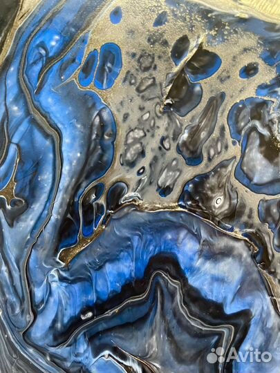 Картина ручной работы в технике fluid для дома