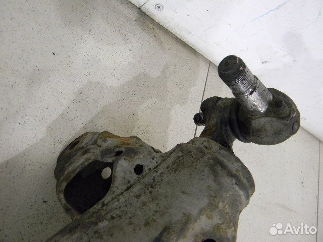 Рычаг передний правый нижний