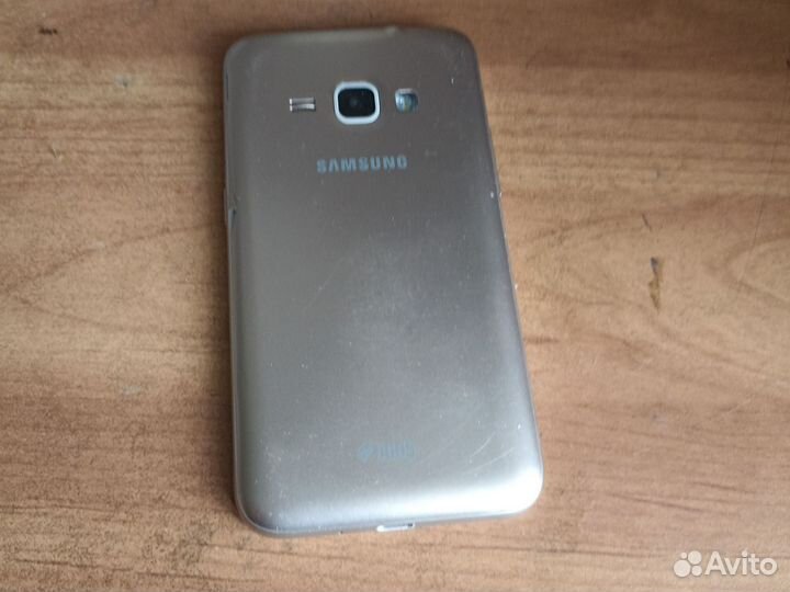 Телефон Samsung