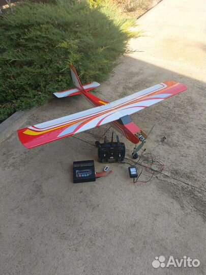 Радиоуправляемый самолет