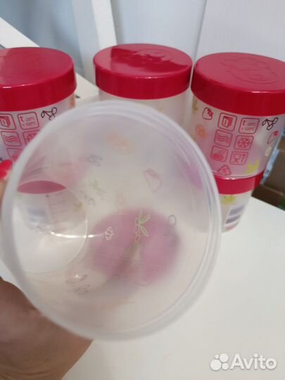 Набор пластиковых контейнеров новый