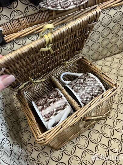 Корзина для пикника с посудой