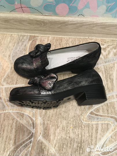 Туфли для девочки новые