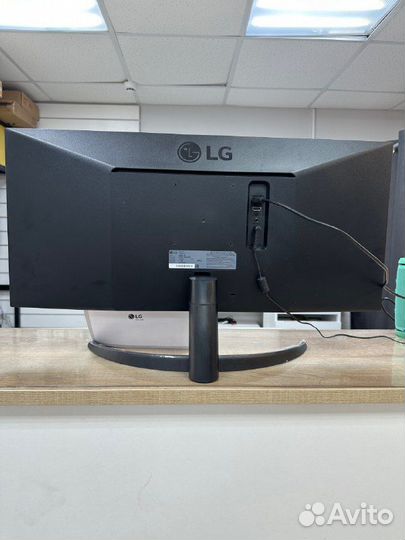 Монитор LG 29WP500-B